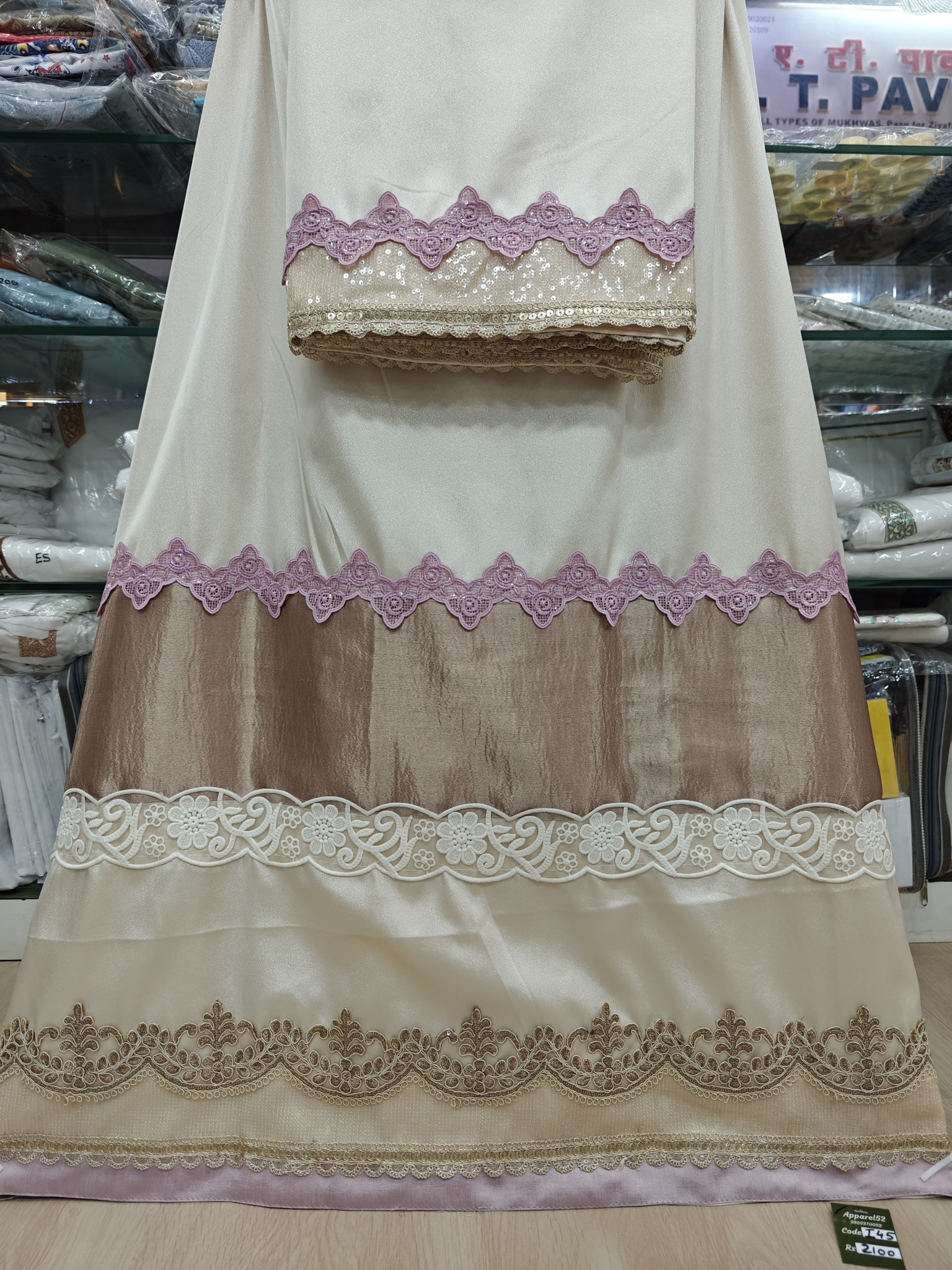 Light Golden Satin Rida Light Golden Satin Rida